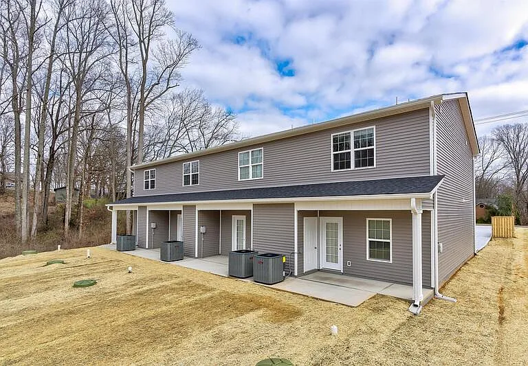 2809 Cruze Dr #1 — Photo 2