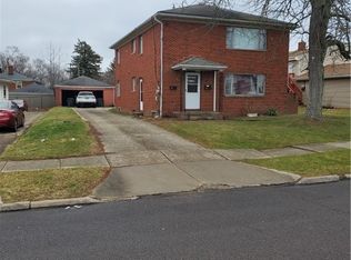 463 Treeside Dr, Akron, OH 44313