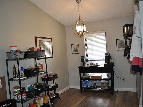 Dining area in kitchen