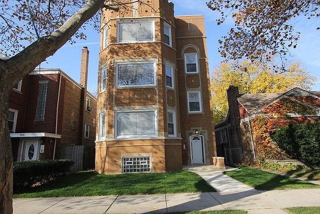 1st image of 7814 S Luella Ave