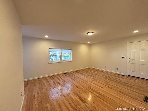 4th image of 86 Pocahontas Rd