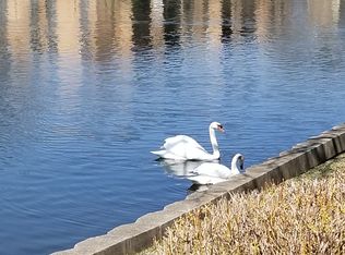 Huntington Square Apartments, Mount Prospect, IL 60056