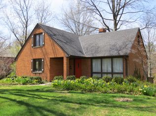 1504 Bassett Rd, Westlake, OH 44145