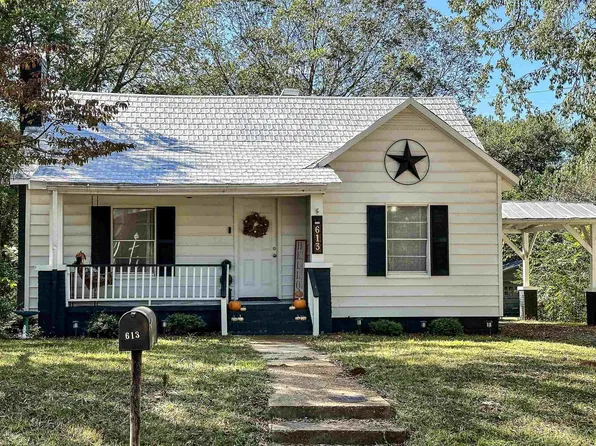 613 Park Ave, Talladega, AL 35160