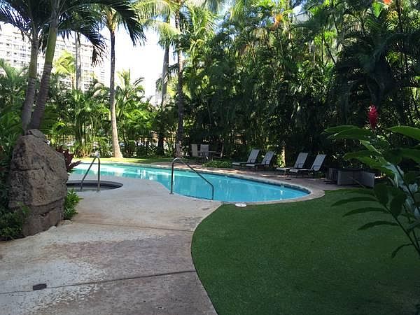 2nd image of 2055 Ala Wai Blvd APT 302