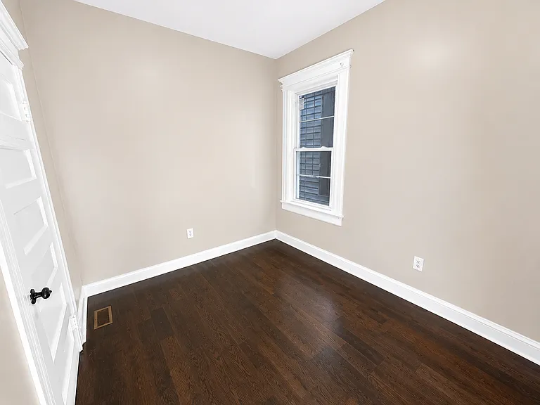 295 S 6th St #1 — Photo 8