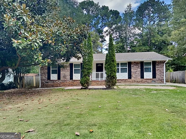 1352 La Belle St, Jonesboro, GA 30238