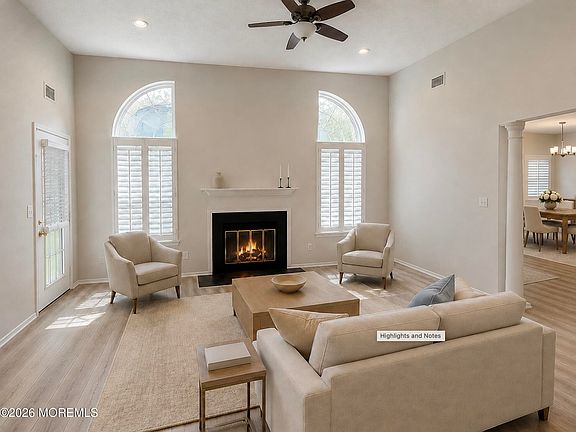 4th image of 17 Old Orchard Ln