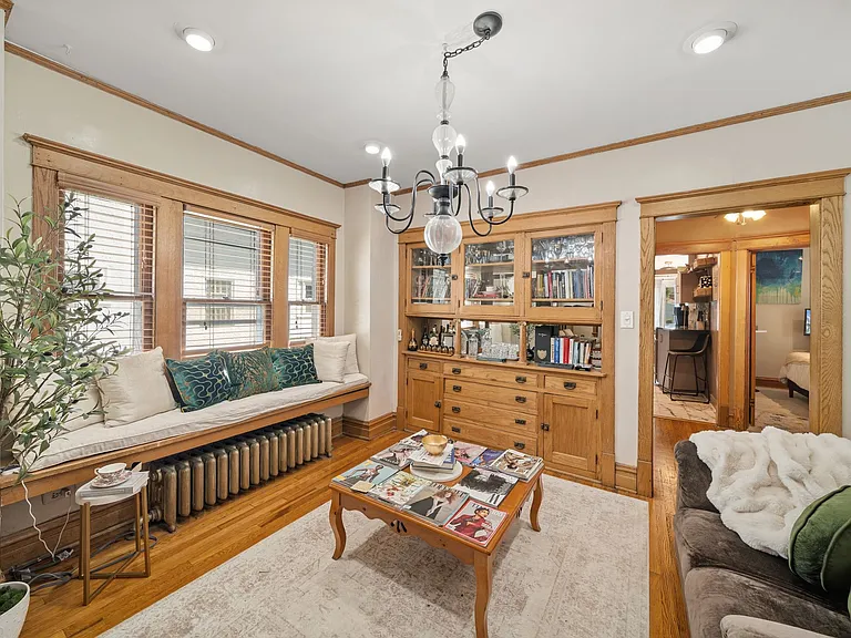 740 S Grove Ave — Photo 4