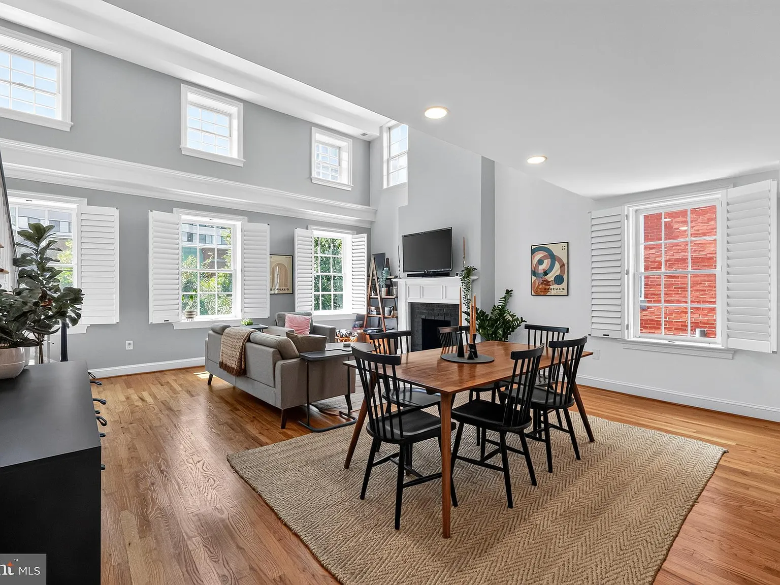 2 bed, 3.0 bath, 1547 sqft, $4,800 — Photo 3