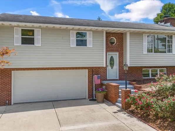 101 Windy Point Dr, Waterford, OH 45786