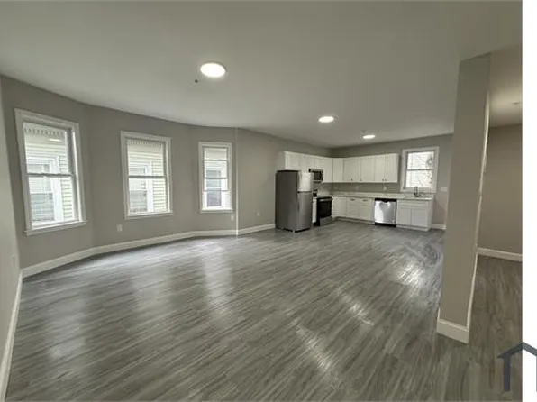 40 Fowler St, Dorchester, MA 02121