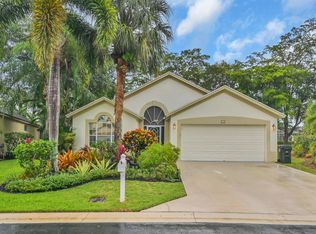 341 Hammocks Trl, Greenacres, FL 33413