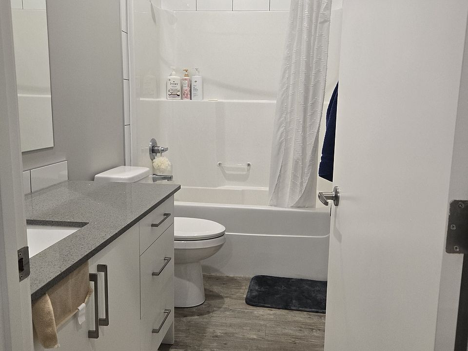 Secondary/ Guest bathroom