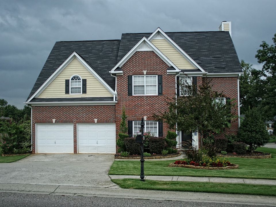 2nd image of 140 Blue Spring Pl