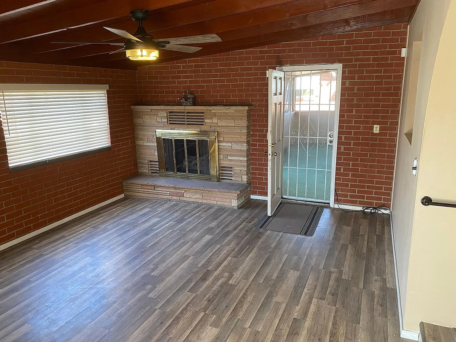 4 bed, 1603 sqft, $2,095 — Photo 3