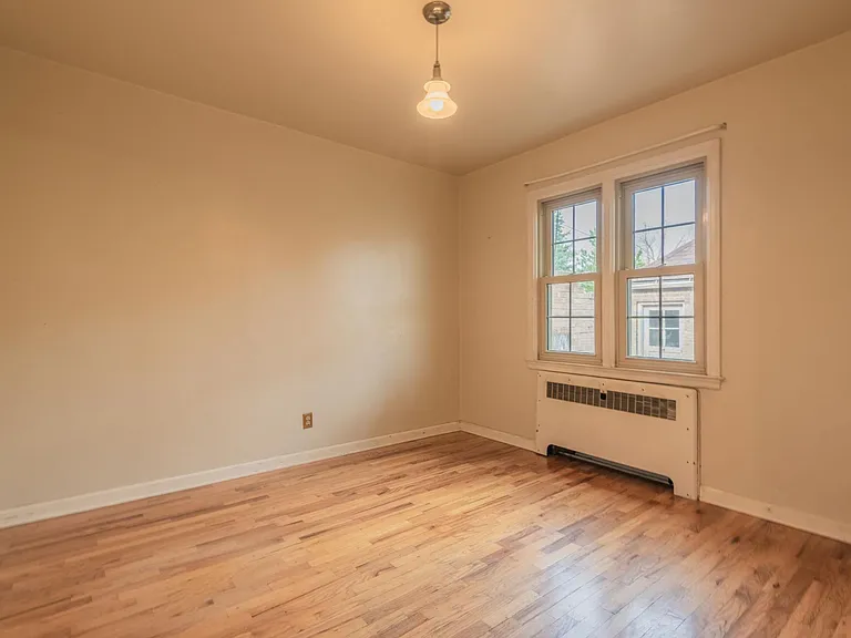 1222 E Grand Ave — Photo 6