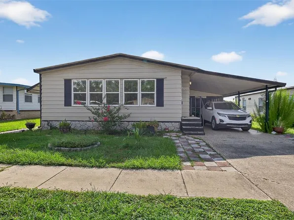 3850 Sarah Dr, Zephyrhills, FL 33543