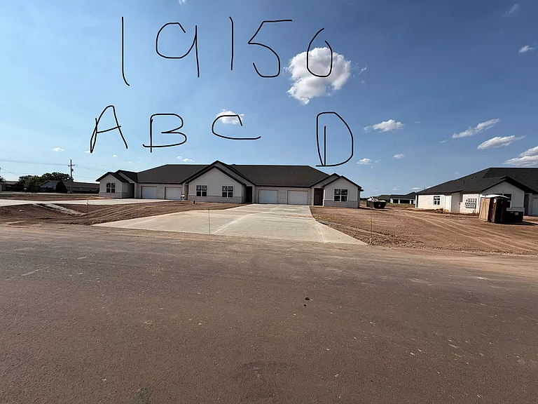19150 Sierra Madre Dr — Photo 2