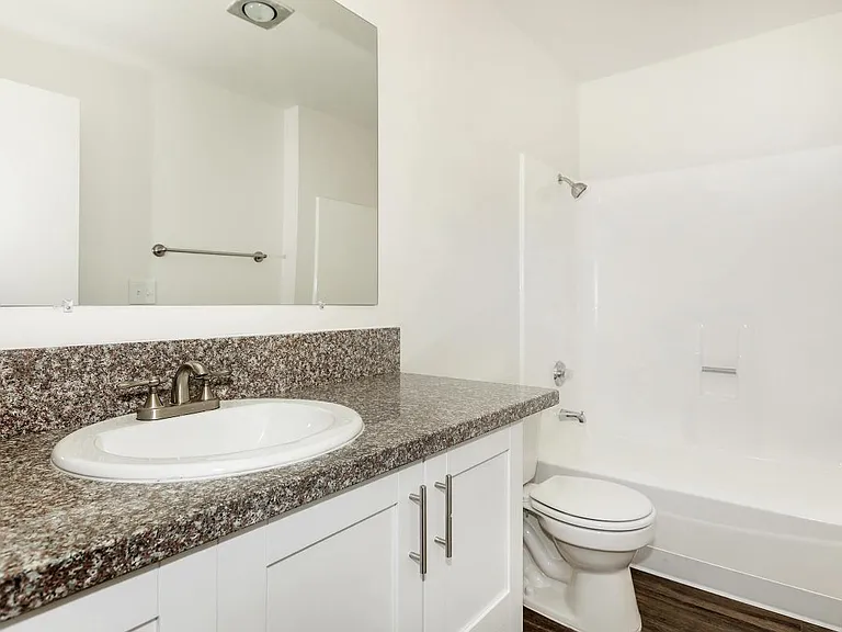Woodglen Apartment Homes — Photo 54