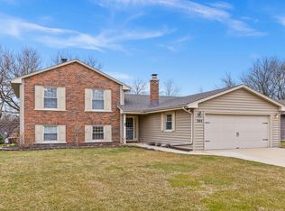 264 Evergreen Ln, Bloomingdale, IL 60108