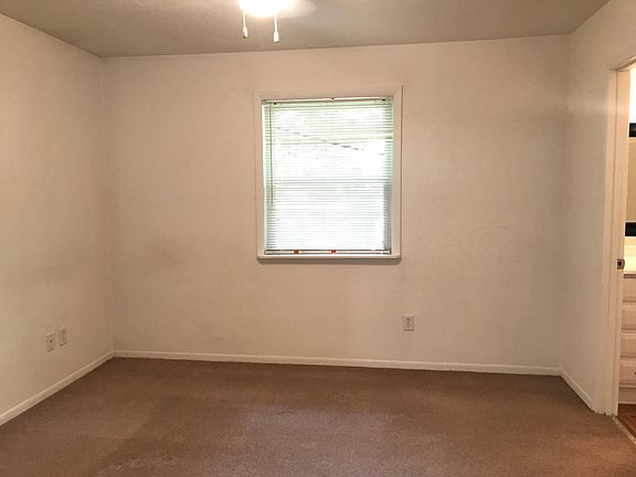 4th image of 120 Valencia Dr APT 16