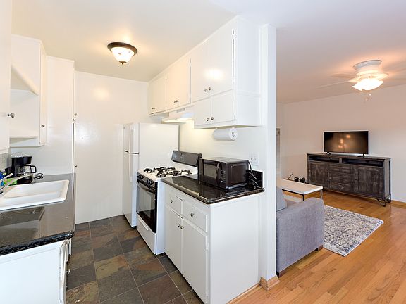 3rd image of 3743 McLaughlin Ave APT 3