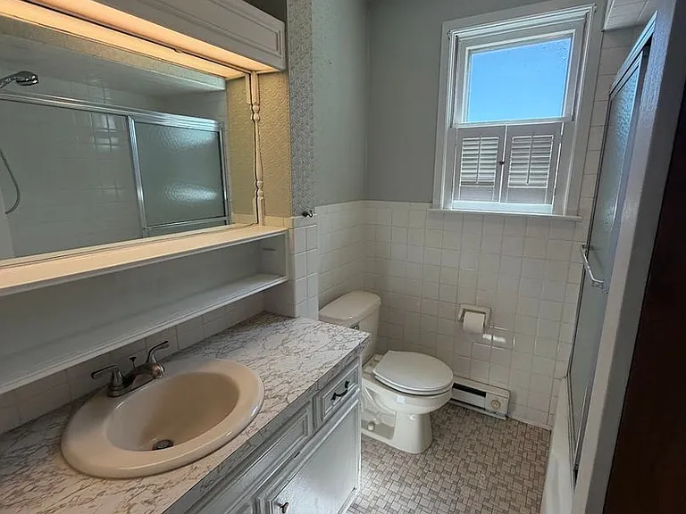 821 Lorane Rd — Photo 8