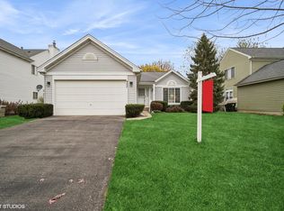 357 S Clearview Cir, Round Lake, IL