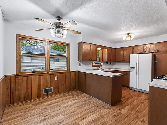5th image of 436 21st Ave S