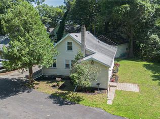 10 Scenic View Dr, Rochester, NY 14622