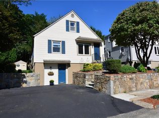 77 Davis Ave, Cranston, RI 02910