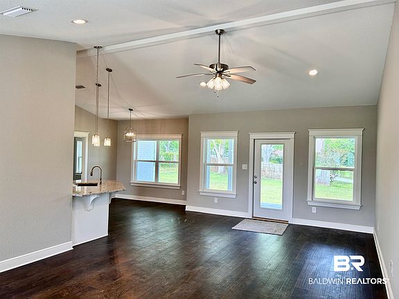 4th image of 20921 Southtown Dr