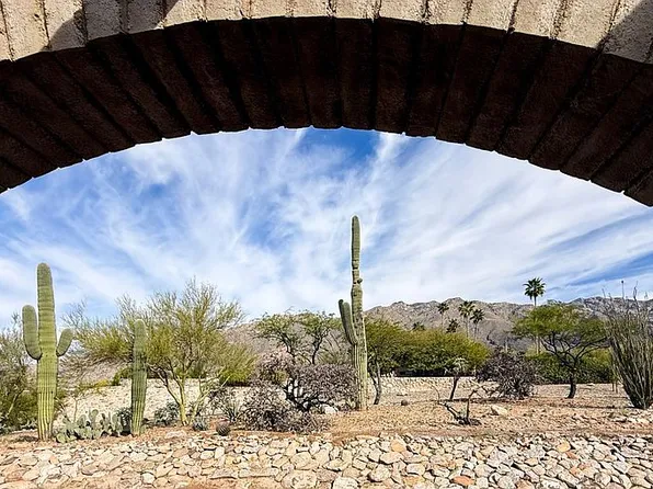 5414 E Camino Bosque, Tucson, AZ 85718