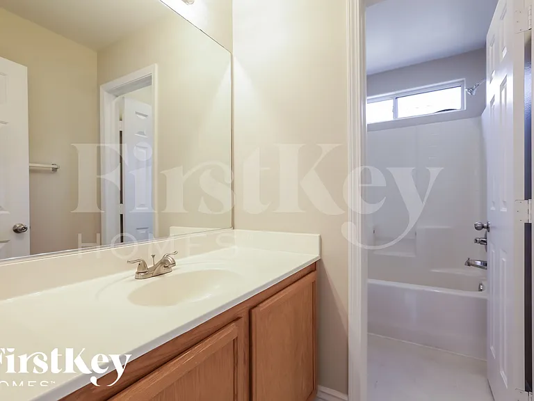 5681 Woods Crossing St — Photo 16
