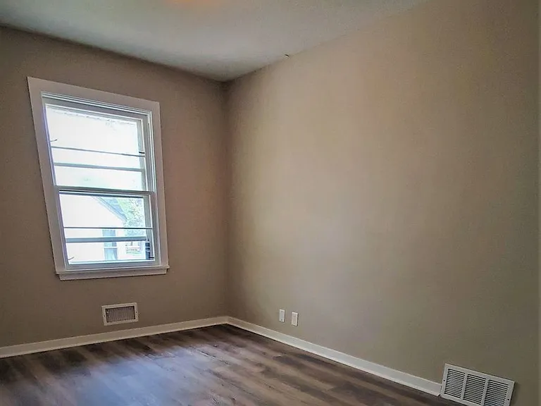 3325 Beard Ave N — Photo 23