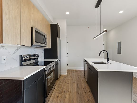 4th image of 143 W Susquehanna Ave #6