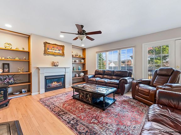 5th image of 818 Brittany Dr