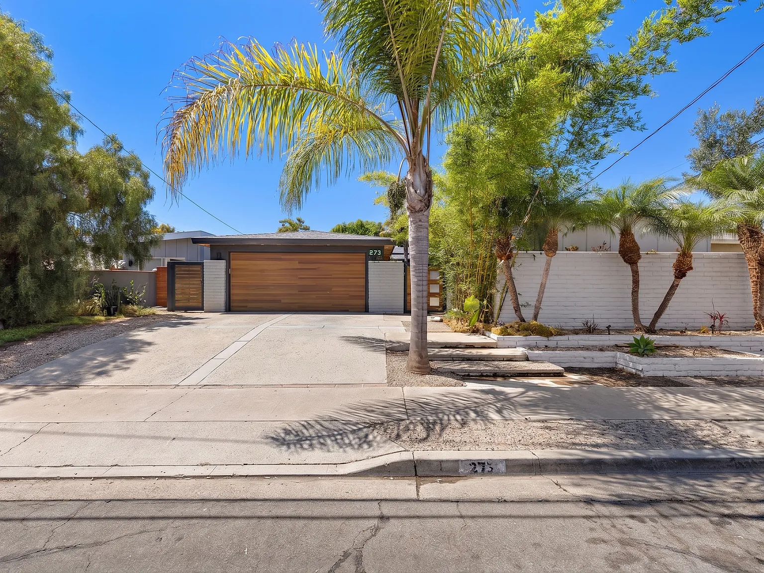 4 bed, 2195 sqft, $9,000 — Photo 1