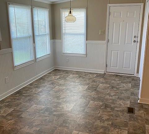 5th image of 107 Tindale Pl