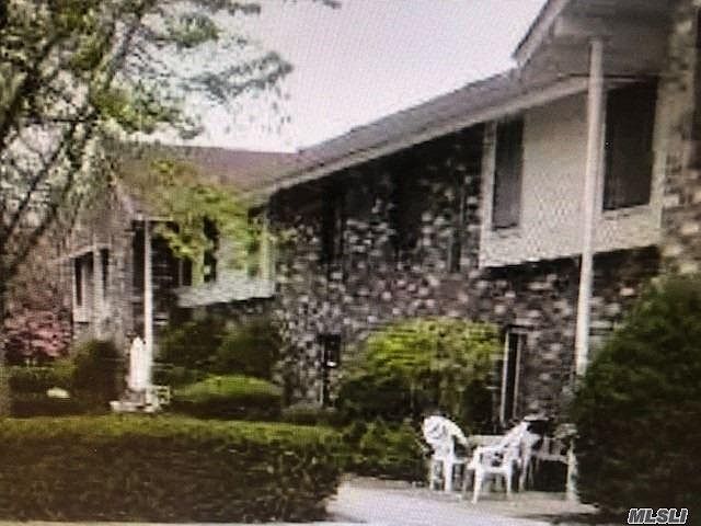 1st image of 7 Aspen Ct
