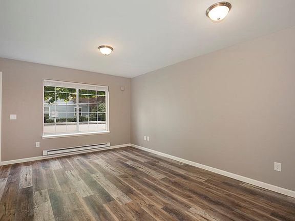 4th image of 226 6th St APT 401