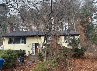 9 Tomahawk Dr, Tewksbury, MA 01876