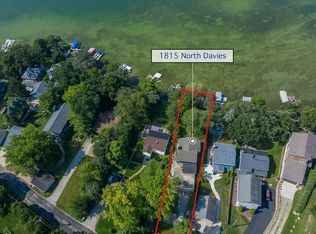 1815 N Davies Dr, Oconomowoc, WI 53066