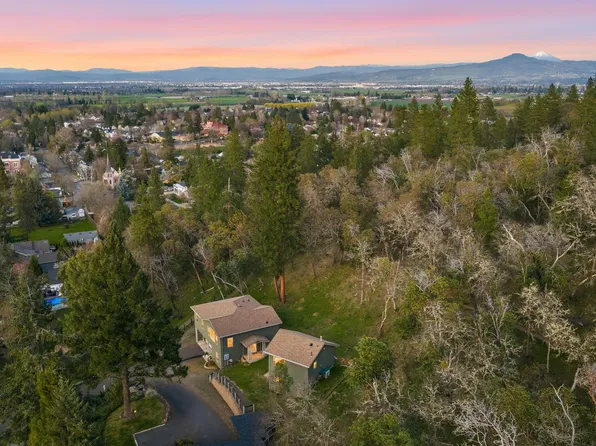 330 Fir St, Jacksonville, OR 97530