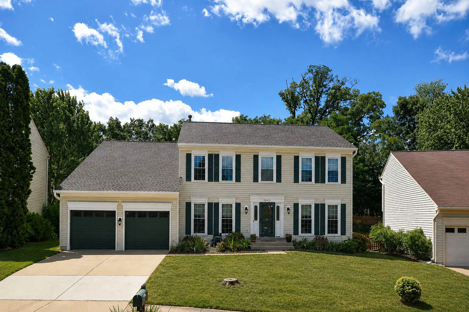 4 bed, 2.5 bath, 2838 sqft, $4,300 — Photo 1