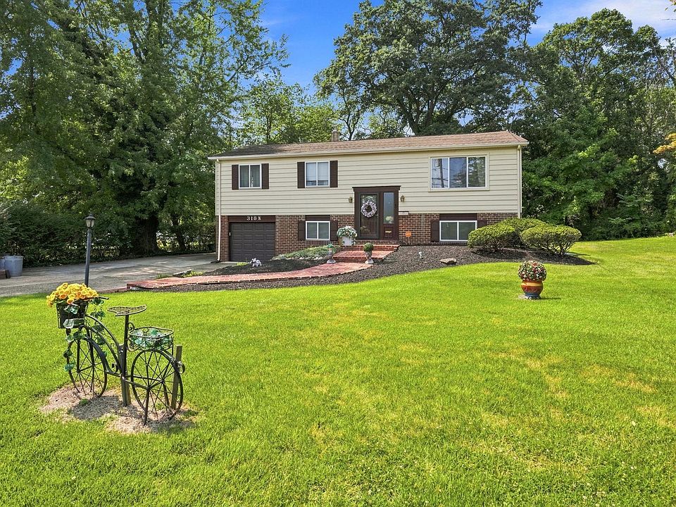 1st image of 318 Warwick Rd N