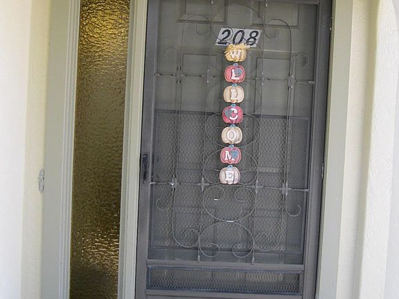 3rd image of 208 W Paseo Del Prado