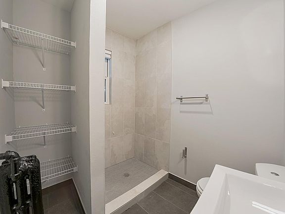 4th image of 623 Federal Ave E APT 202