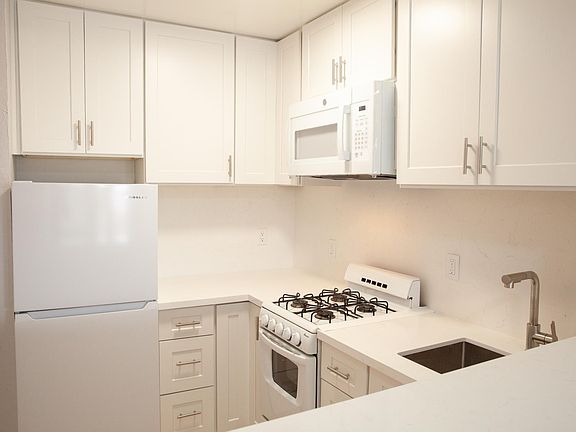 5th image of 1132 N Cahuenga Blvd #6
